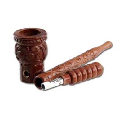 Conjunto de cachimbo em madeira com gravações e filtro branco