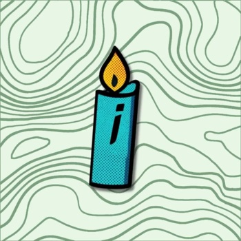 Animação de uma vela azul com chama amarela sobre fundo com linhas verdes onduladas
