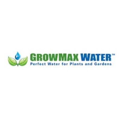 Logótipo com texto GROWMAX WATER e gotas de água e folhas verdes