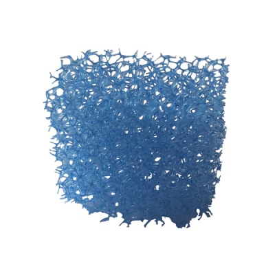 Esponja azul porosa com estrutura irregular e buracos