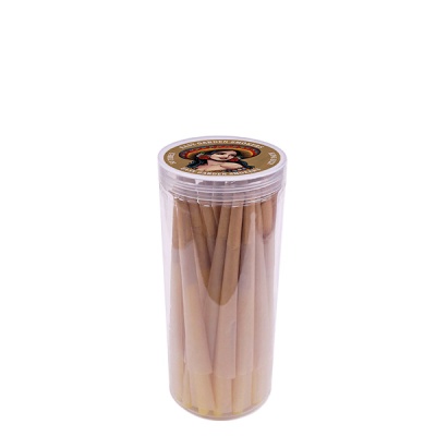 Frasco transparente com cigarros enrolados de papel castanho