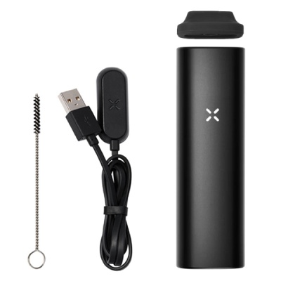 Dispositivo preto cilíndrico com tampa, cabo USB e escova de limpeza