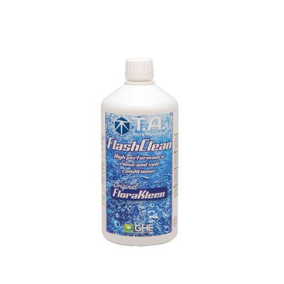 Frasco branco com produto FlashClean da Terra Aquatica com etiqueta azul