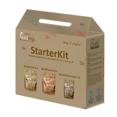 Caixa de kit StarterKit com três sacos para plantio, embalagem castanha com texto e selo OMRI