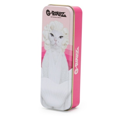 Estojo metálico com desenho de gato vestido e texto G-ROLLZ