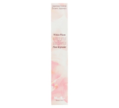 Embalagem fina de incenso japonês White Plum com design floral rosa e texto em inglês e francês.