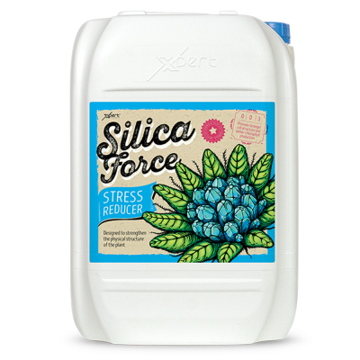 Recipiente branco com etiqueta azul e bege de suplemento para plantas Silica Force.