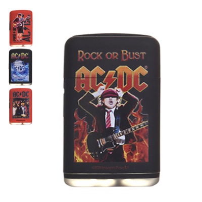 Isqueiros metálicos com estampas de bandas de rock como AC/DC
