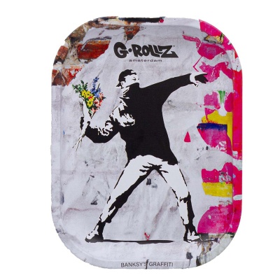 Tabuleiro com graffiti de Banksy de figura com ramo de flores