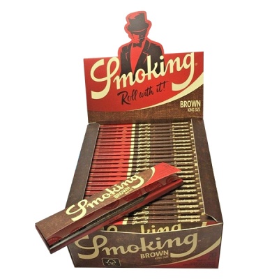 Caixa e maços de papel de enrolar Smoking Brown King Size castanhos com ilustração de homem de chapéu