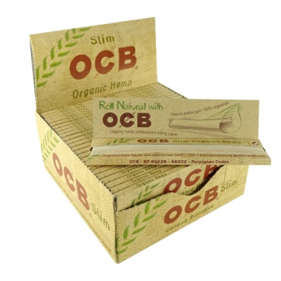 Embalagem de folhas para enrolar OCB Slim Organic Hemp em caixa amarela clara com letras vermelhas e verdes