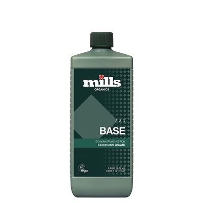 Frasco de produto líquido com rótulo verde escuro e texto branco
