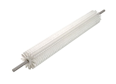 Rolo de escova cilíndrico branco com cerdas sintéticas e eixo metálico.