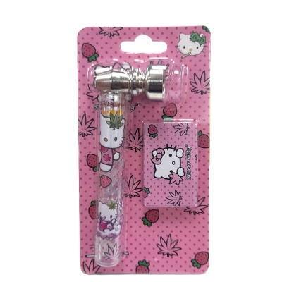 Conjunto de cachimbo decorado com personagens e folhas em embalagem rosa com morangos.