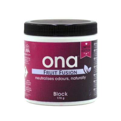 Frasco de produto para neutralizar odores Ona Fruit Fusion edição limitada.