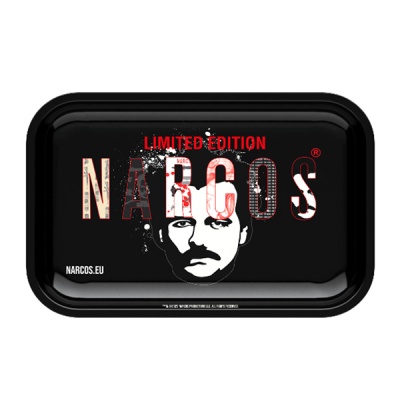 Tabuleiro preto com texto LIMITED EDITION NARCOS e ilustração de rosto masculino