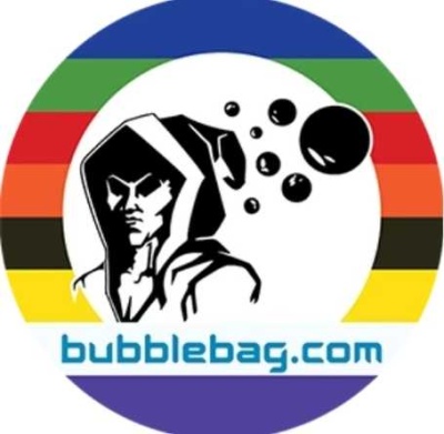 Logótipo circular colorido com figura a preto e branco e texto bubblebag.com