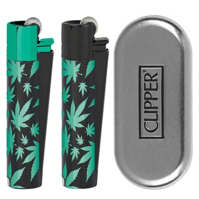 Dois isqueiros Clipper com folhas verdes e estojo metálico prateado