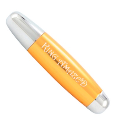 Caneta King Wizard amarela com extremidades prateadas e texto branco