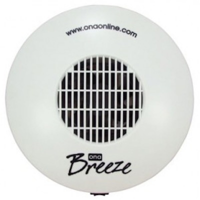 Ventoinha branca circular com grelha central preta e texto