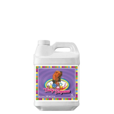Garrafão branco de plástico com etiqueta colorida e texto Tasty Terpenes