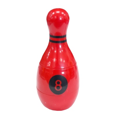 Pino de bowling vermelho com número 8 preto e vermelho