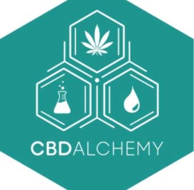 Logótipo CBD ALCHEMY com símbolos químicos e folha de cannabis
