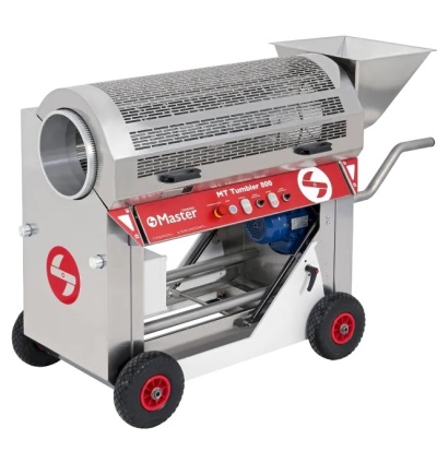 Máquina industrial metálica cinza com painel vermelho e rodas pretas e vermelhas