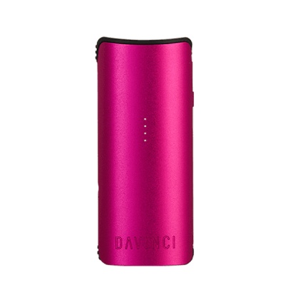 Dispositivo rosa metálico com LEDs brancos e texto DAVINCI