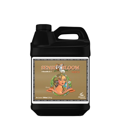 Recipiente preto com etiqueta bege e texto SENSI coco BLOOM PART B