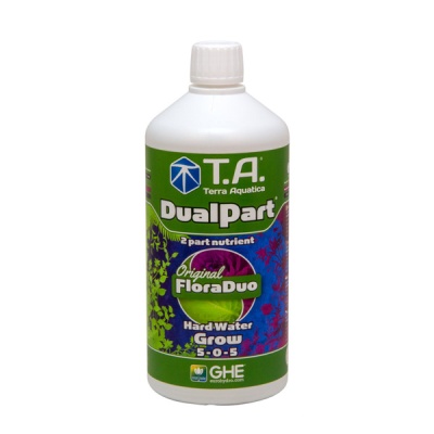 Frasco branco com etiqueta colorida de fertilizante T.A. Terra Aquatica DualPart FloraDuo HardWater Grow