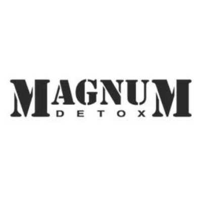 Logótipo com texto MAGNUM DETOX em preto sobre fundo branco