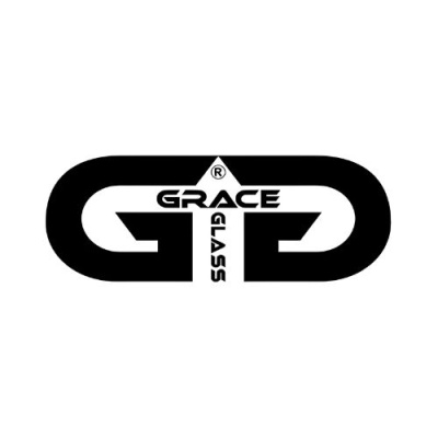 Logótipo preto e branco da marca GRACE GLASS com letras estilizadas