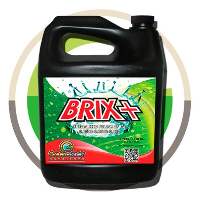 Frasco preto de plástico com rótulo verde e vermelho do produto BRIX+, spray foliar especializado