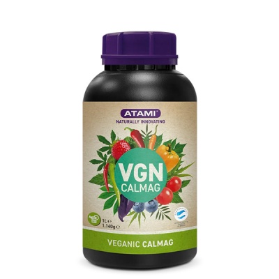 frasco preto de produto vegano VGN CALMAG da ATAMI com frutas e legumes no rótulo