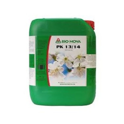 Recipiente verde de fertilizante BIO NOVA PK 13/14 com flores brancas na etiqueta