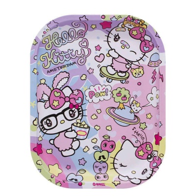 Tabuleiro metálico colorido com personagens Hello Kitty e texto