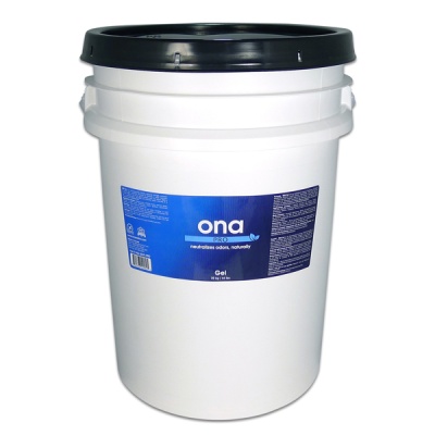 Recipiente branco com tampa preta e etiqueta azul com texto Ona Pro Gel