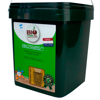 Recipiente verde escuro de fertilizante BIOTABS com rótulo verde e branco e alça