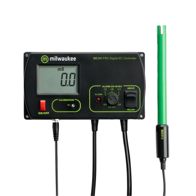 Controlador digital Milwaukee MC311 PRO para condutividade com display e sonda verde