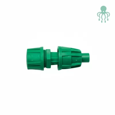 Conector verde de plástico para irrigação