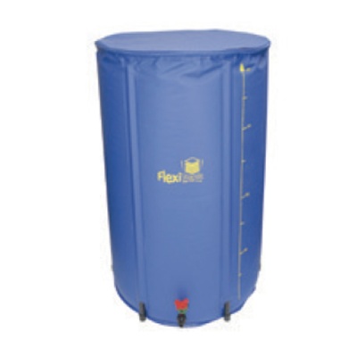 Recipiente cilíndrico azul Flexi Tank com válvula vermelha e níveis visíveis