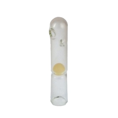 Ampola de vidro transparente com líquido amarelo