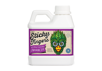 Frasco branco plástico com rótulo roxo e desenho de face de folhas verdes.