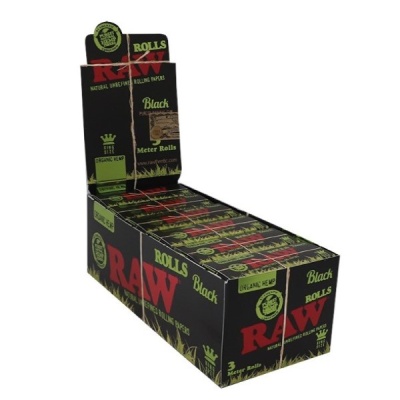 Embalagens de papel de fumar RAW Black Rolls em caixa preta com texto vermelho e verde