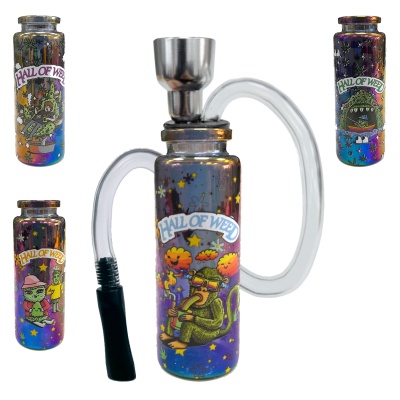 Cinco dispositivos de fumo decorados com HALL OF WEED e imagens coloridas