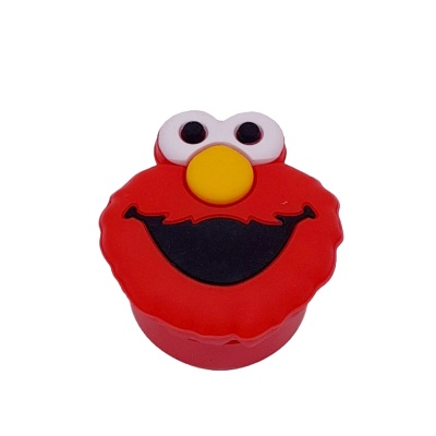 Estojo vermelho com rosto do personagem Elmo da Sesame Street