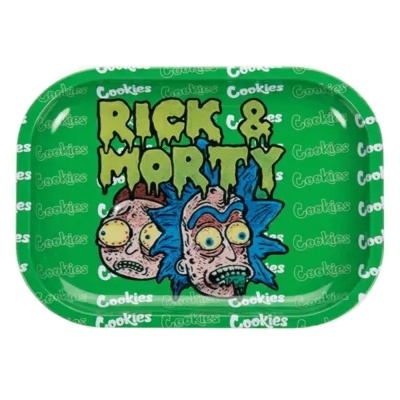 Tabuleiro verde estampado com Rick e Morty e texto RICK & MORTY