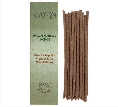 Conjunto de incenso Padmasambhava com embalagem verde e varetas de incenso castanhas