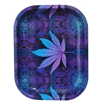 Tabuleiro decorado com folhas de cannabis azuis e roxas e padrão abstrato azul e roxo